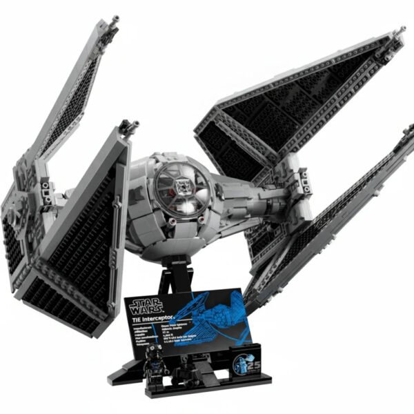 Ultimate Collector Fighter Spaceship - 75382